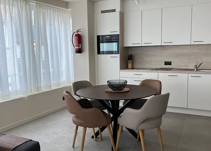 Christina's 2 Bed- Second Floor 4 Min From Appartement