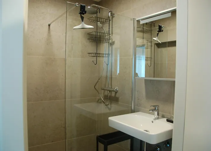 Christina's 2 Bed- Second Floor 4 Min From Appartement *