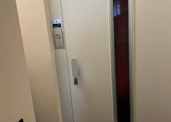 Appartement Christina's 2 Bed- Second Floor 4 Min From *