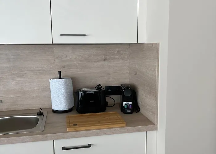 Christina's 2 Bed- Second Floor 4 Min From *