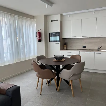 Christina's 2 Bed- Second Floor Apartman